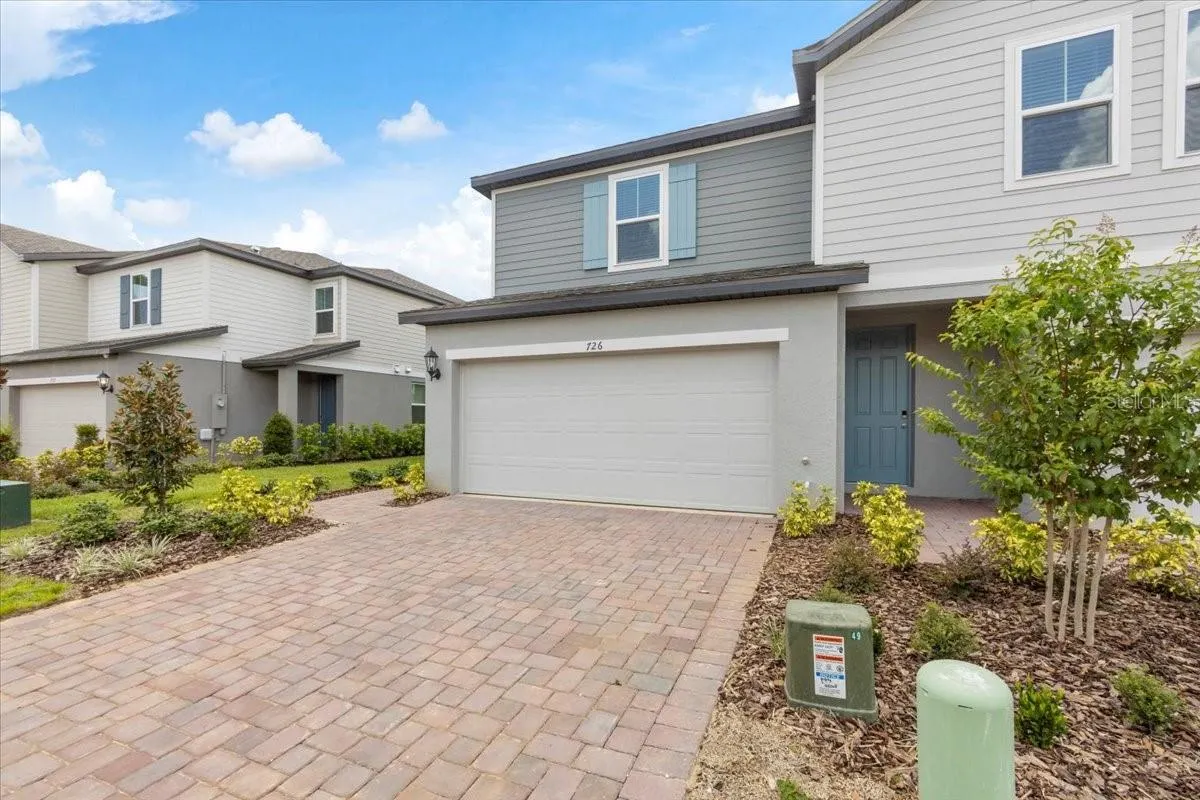 726 LEGACY DR