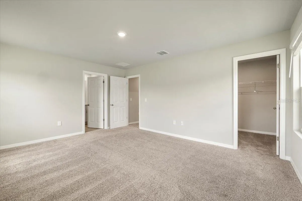 726 LEGACY DR