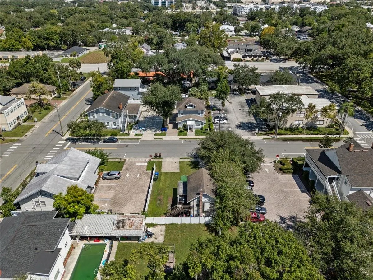 812 BRYAN ST