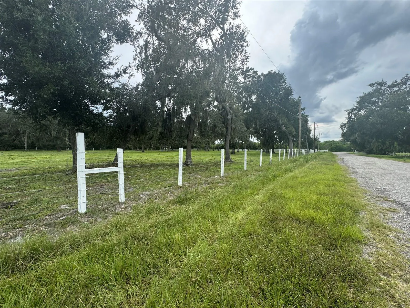 SIMMONS RD