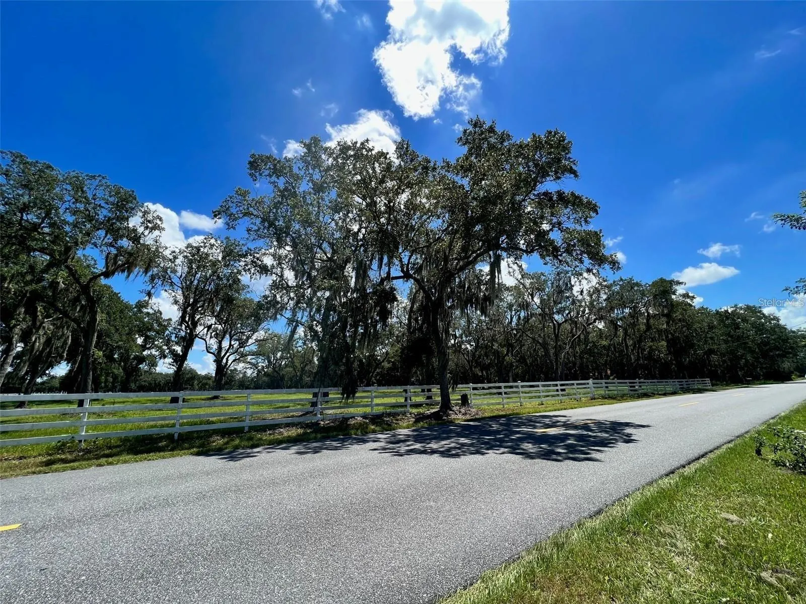 SIMMONS RD