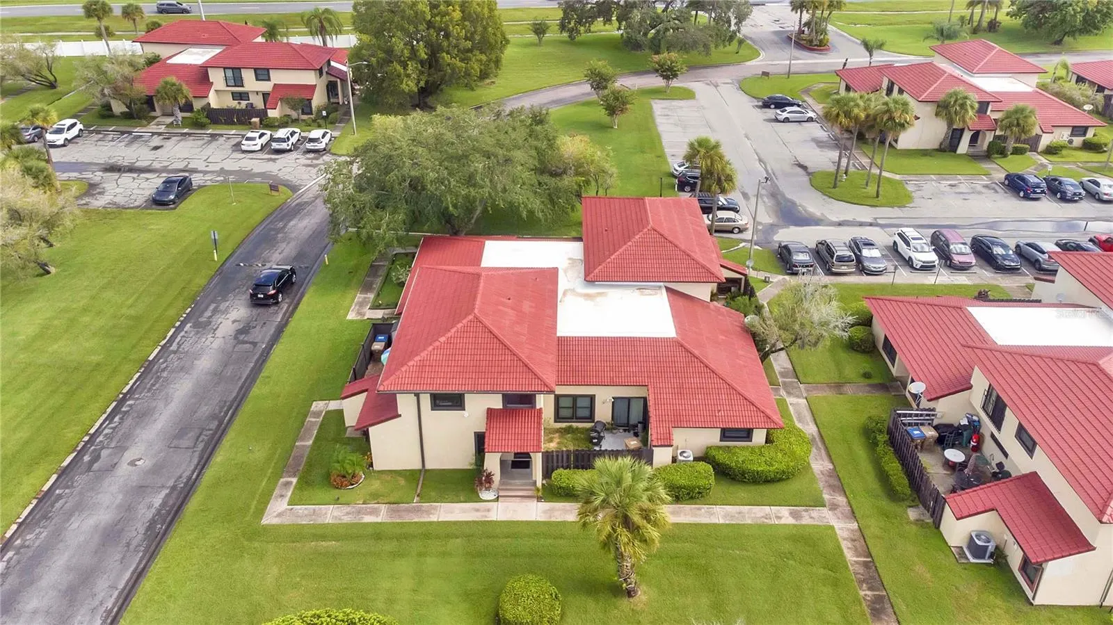 435 HUNTER CIR