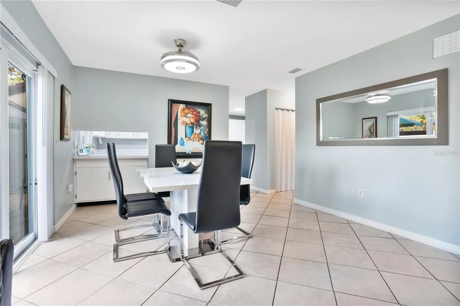 435 HUNTER CIR