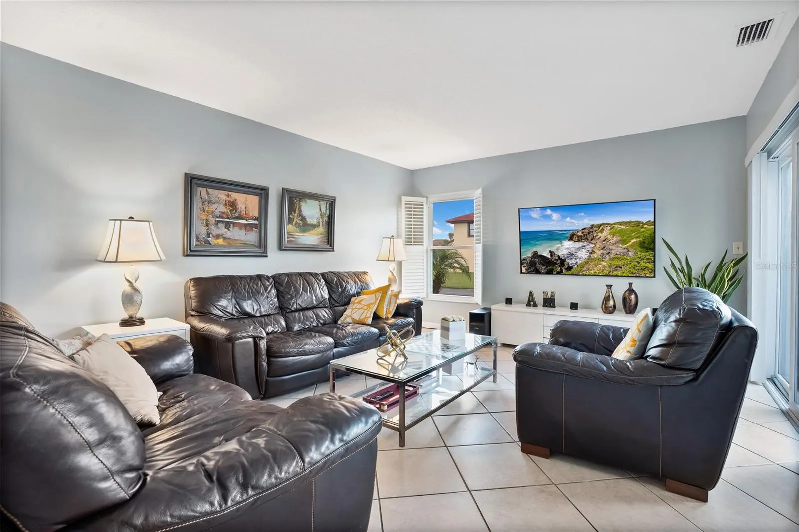 435 HUNTER CIR