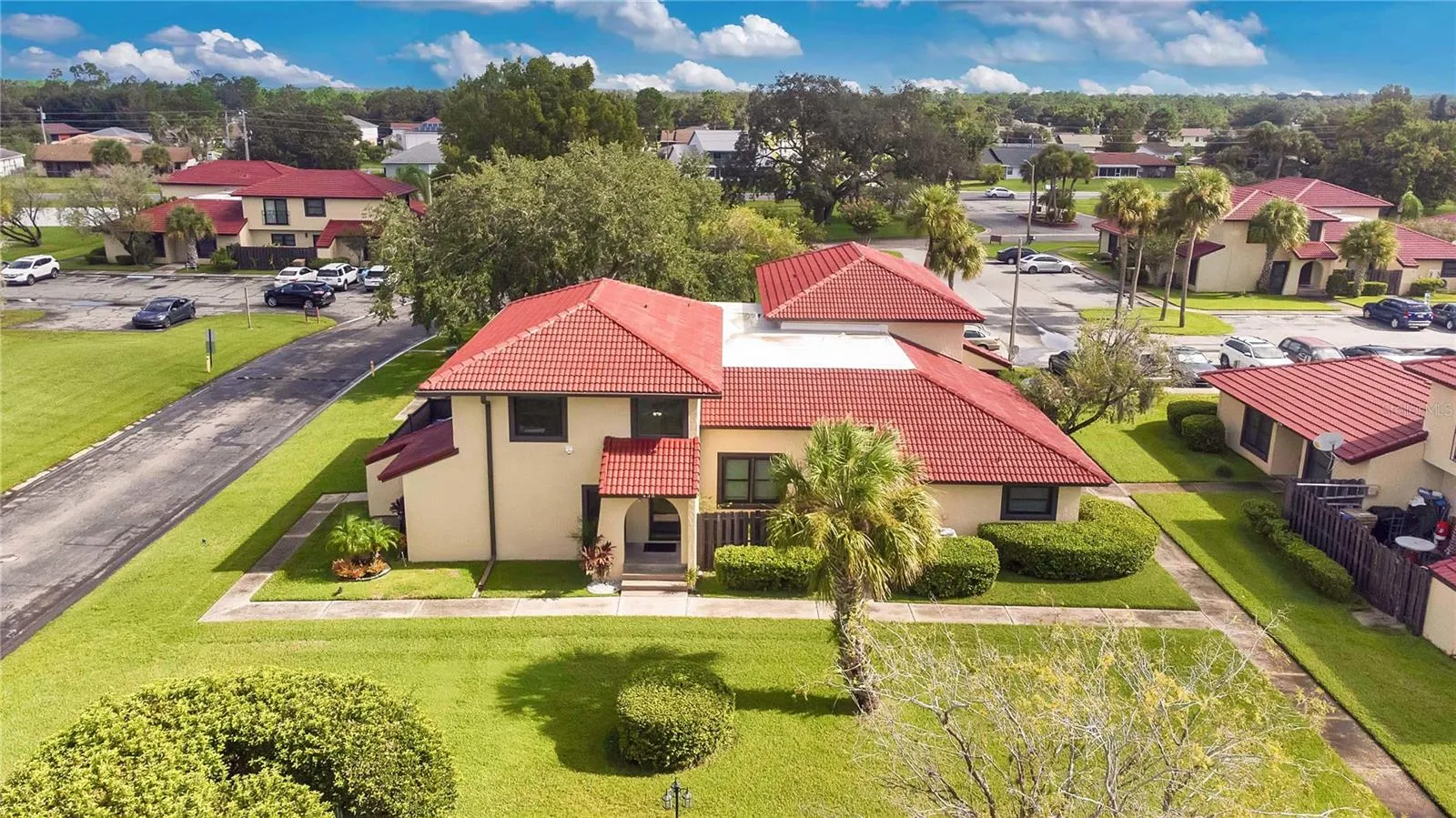 435 HUNTER CIR