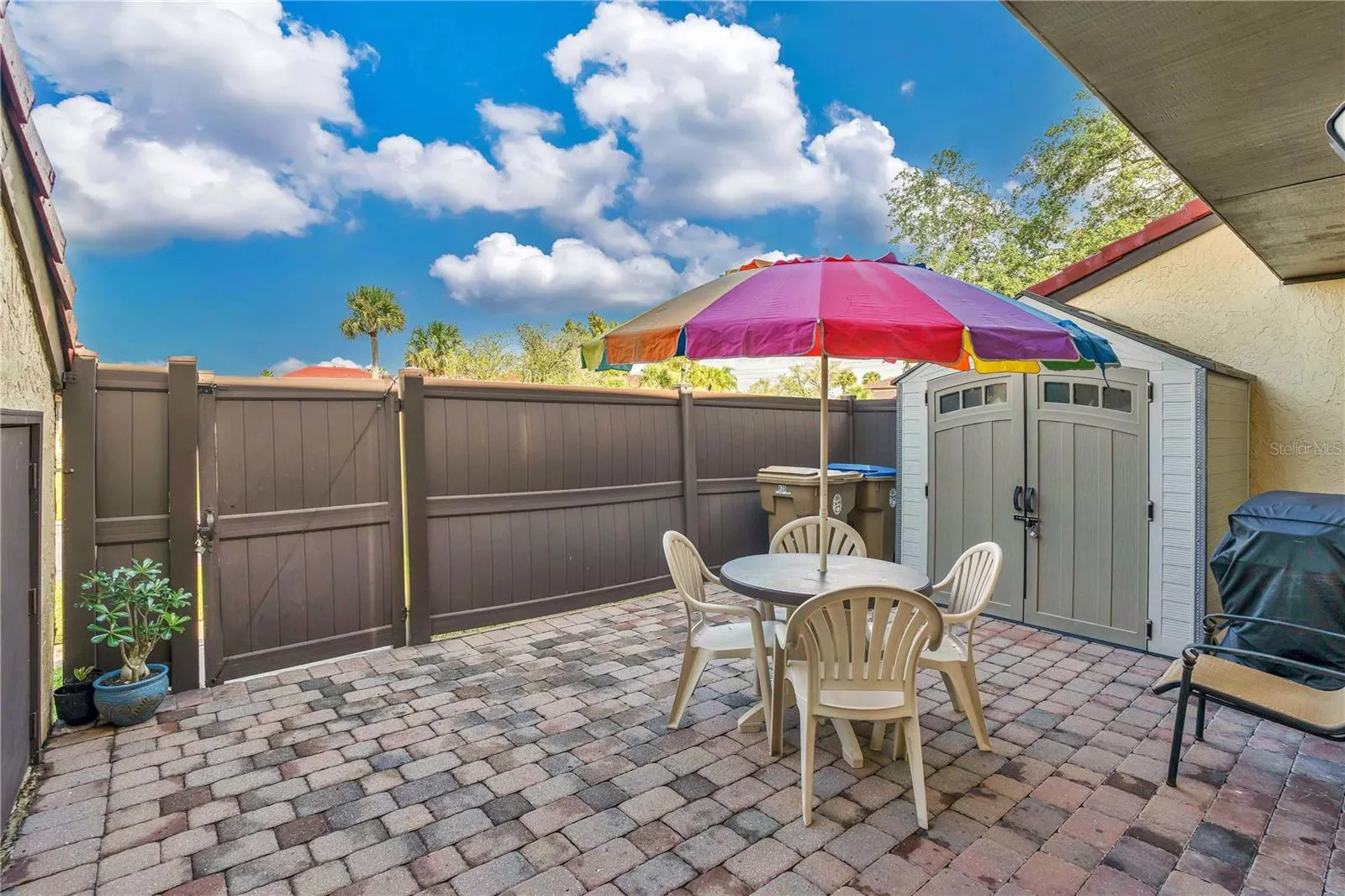 435 HUNTER CIR