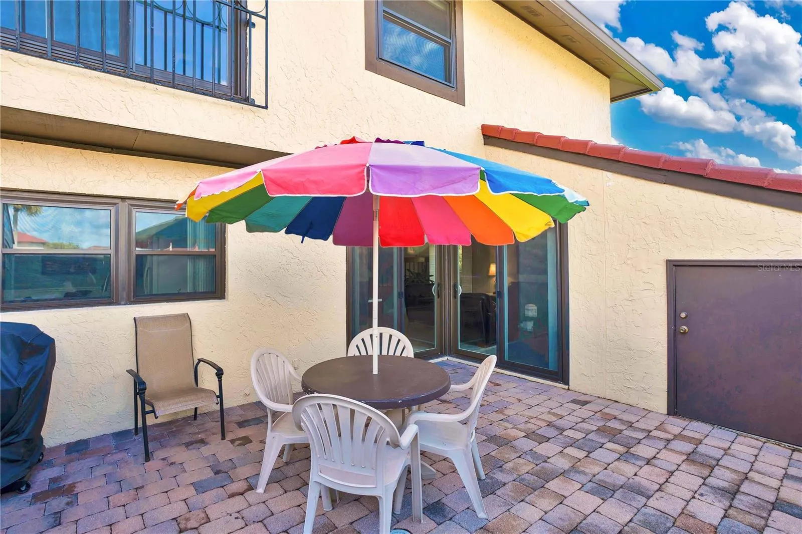 435 HUNTER CIR
