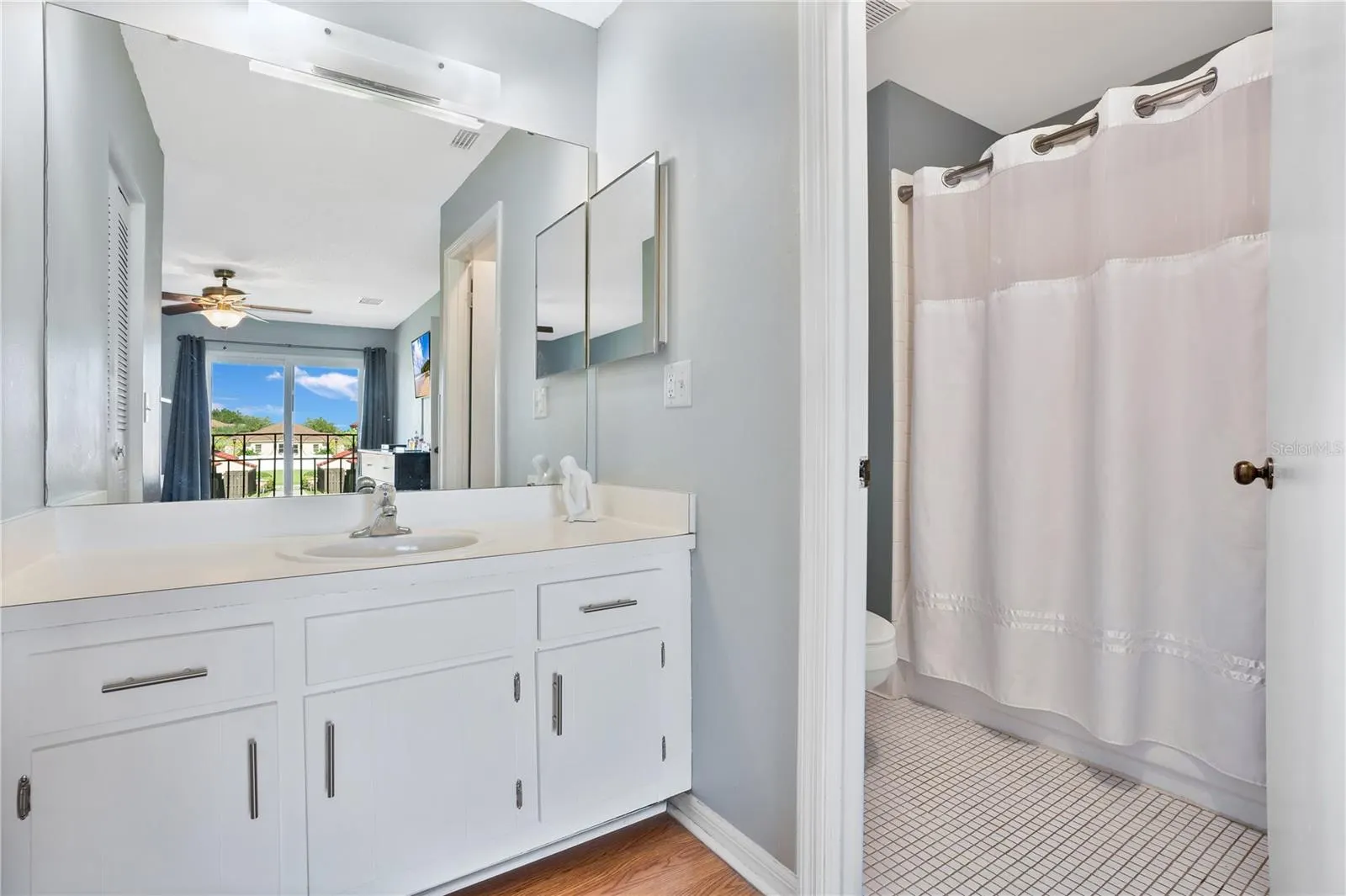 435 HUNTER CIR
