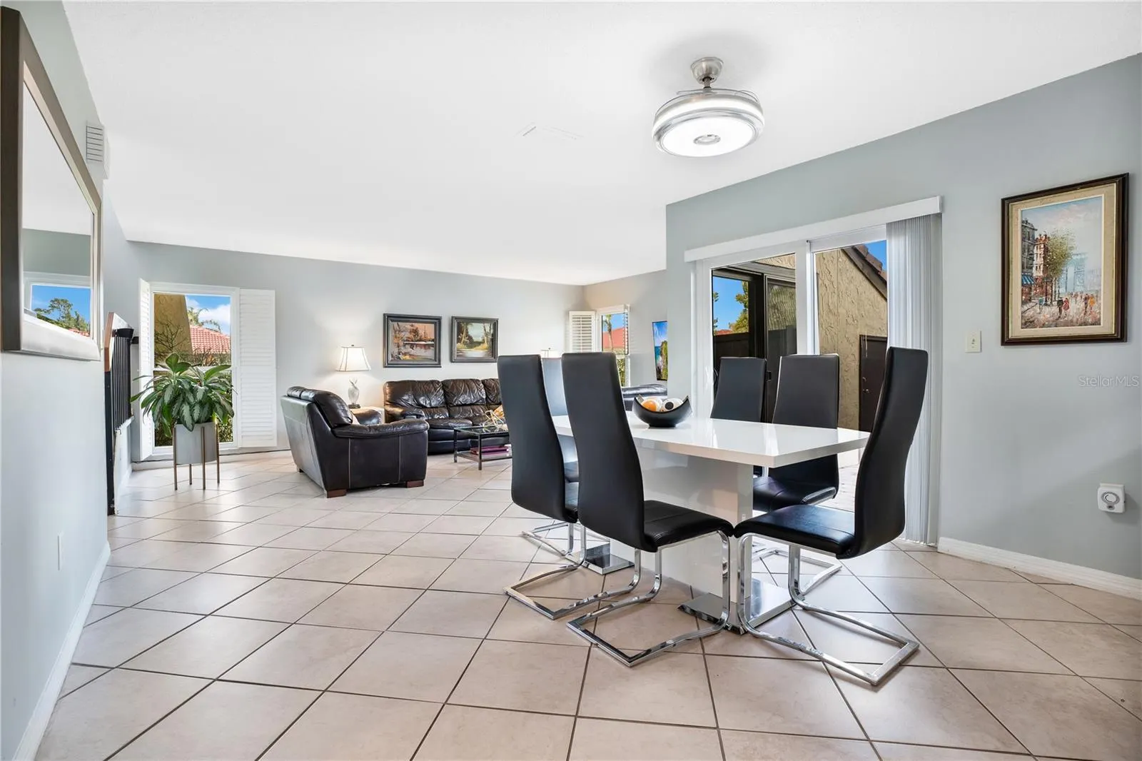 435 HUNTER CIR
