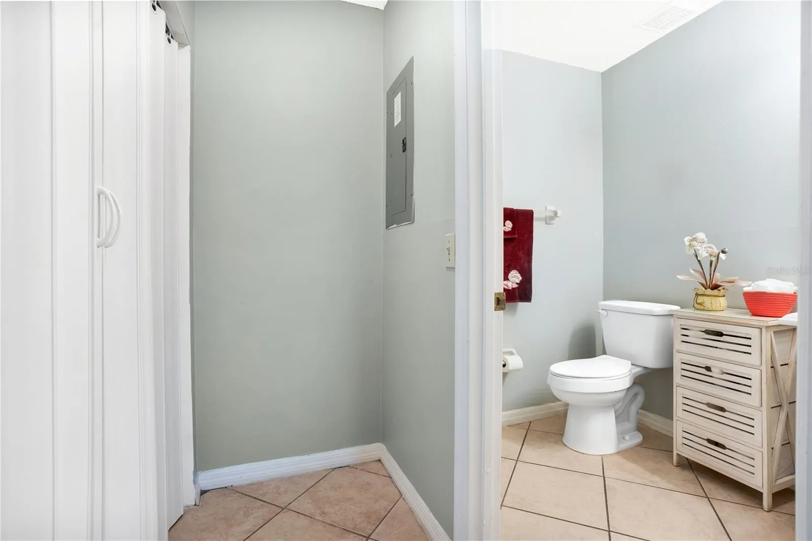 435 HUNTER CIR