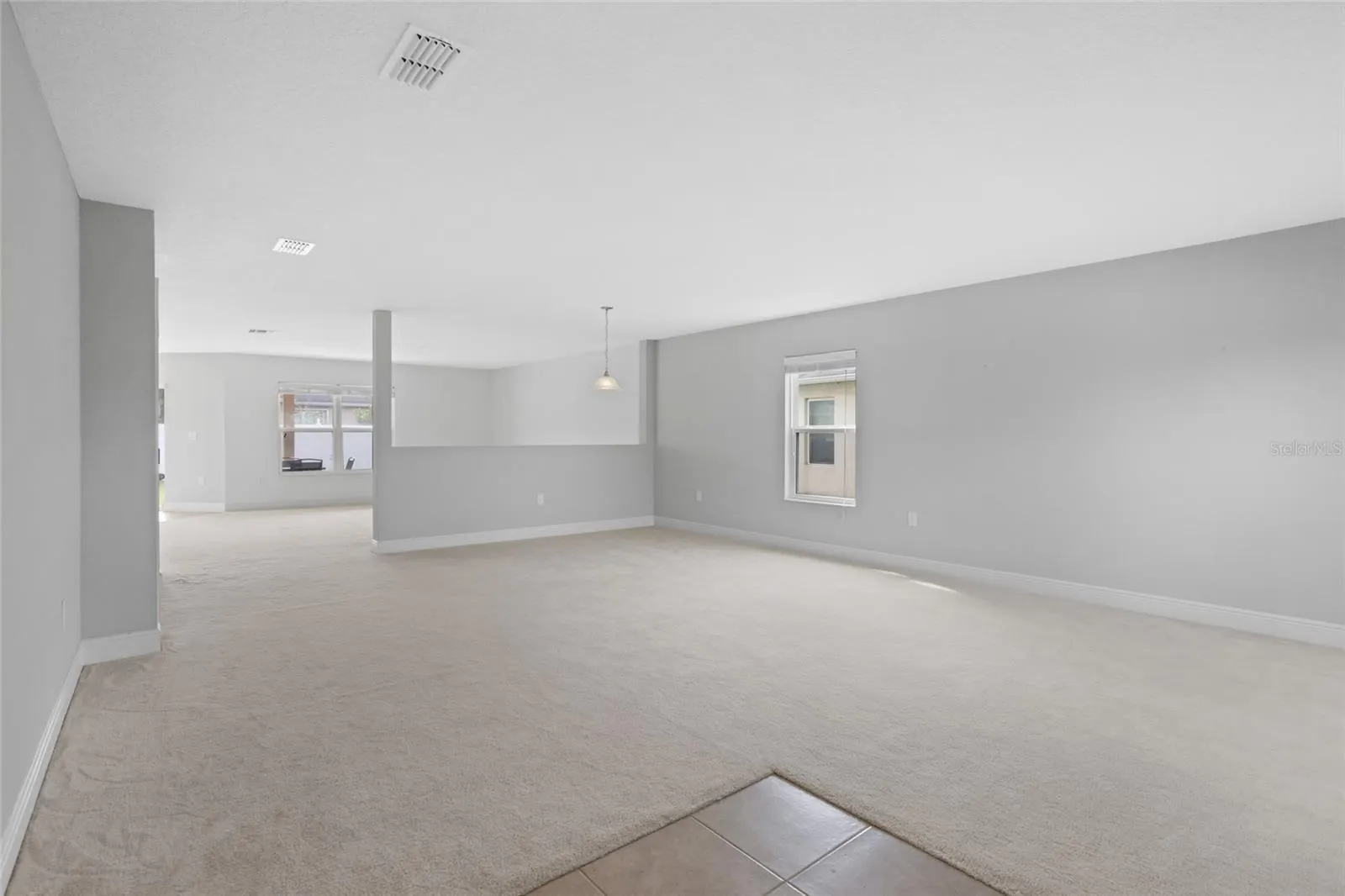 1516 ANGLER AVE
