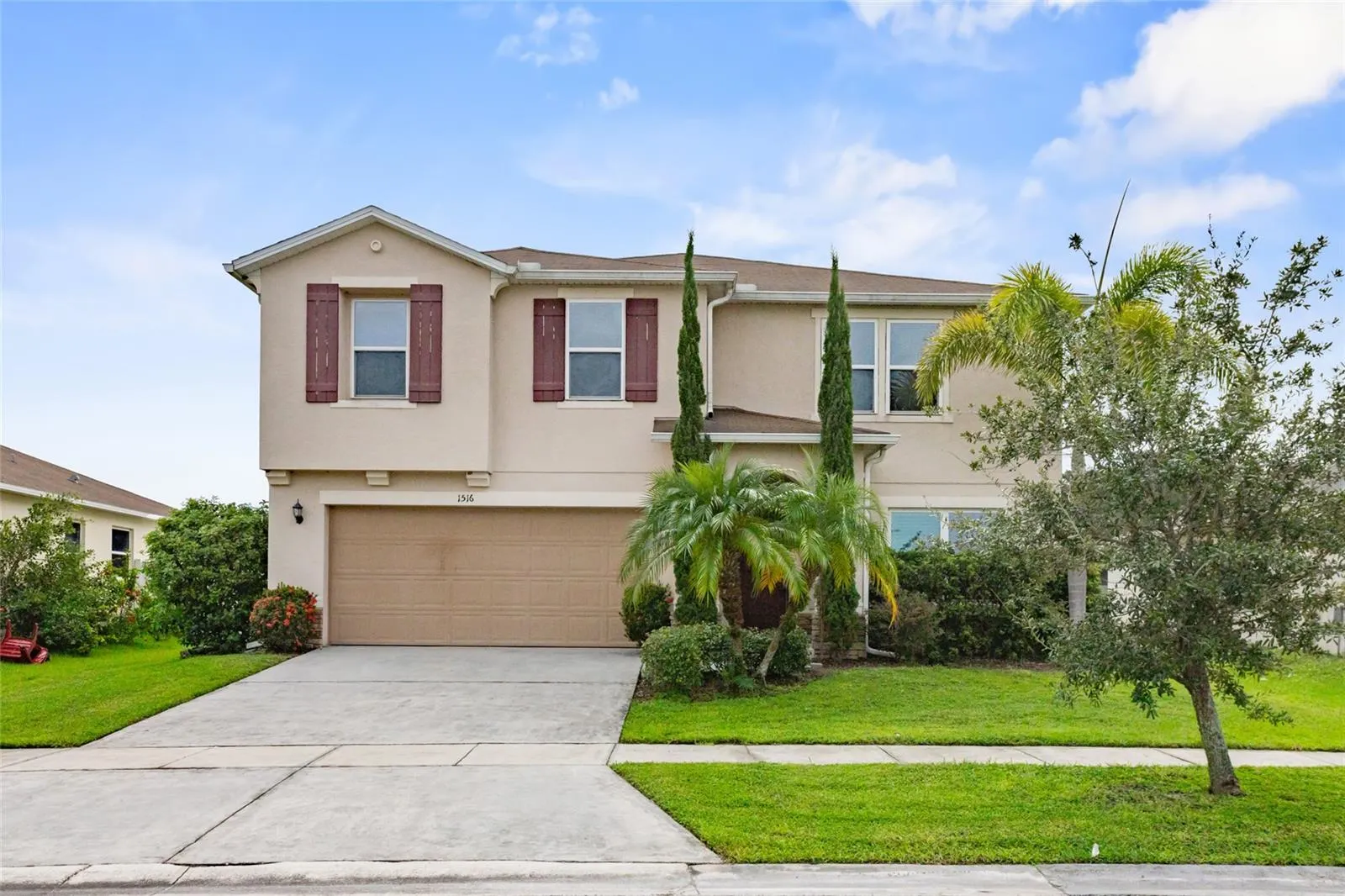 1516 ANGLER AVE