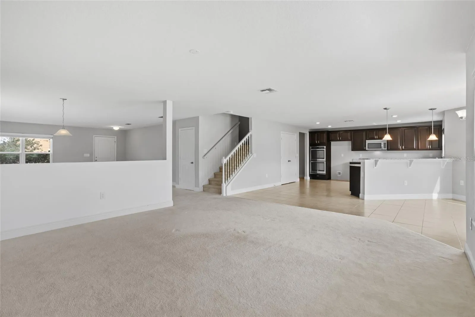 1516 ANGLER AVE