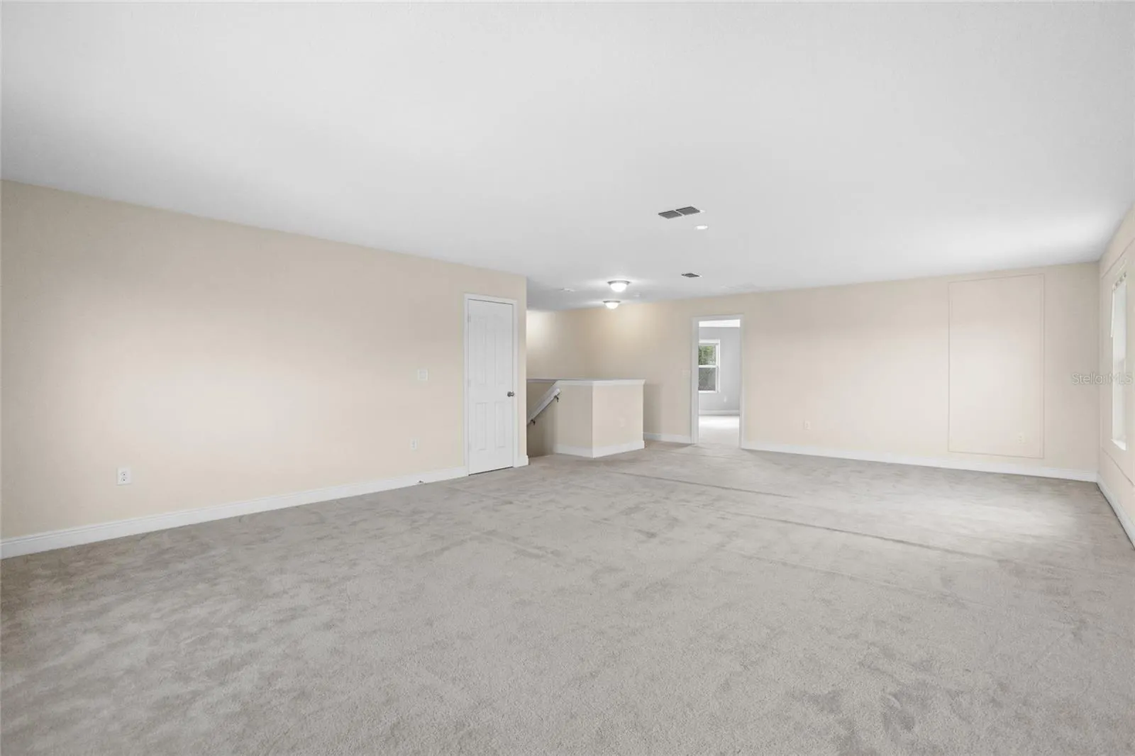 1516 ANGLER AVE