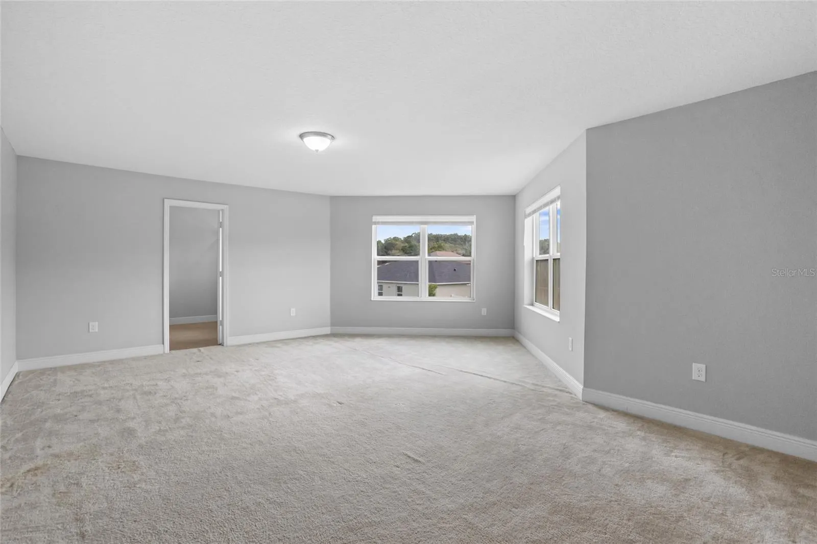 1516 ANGLER AVE