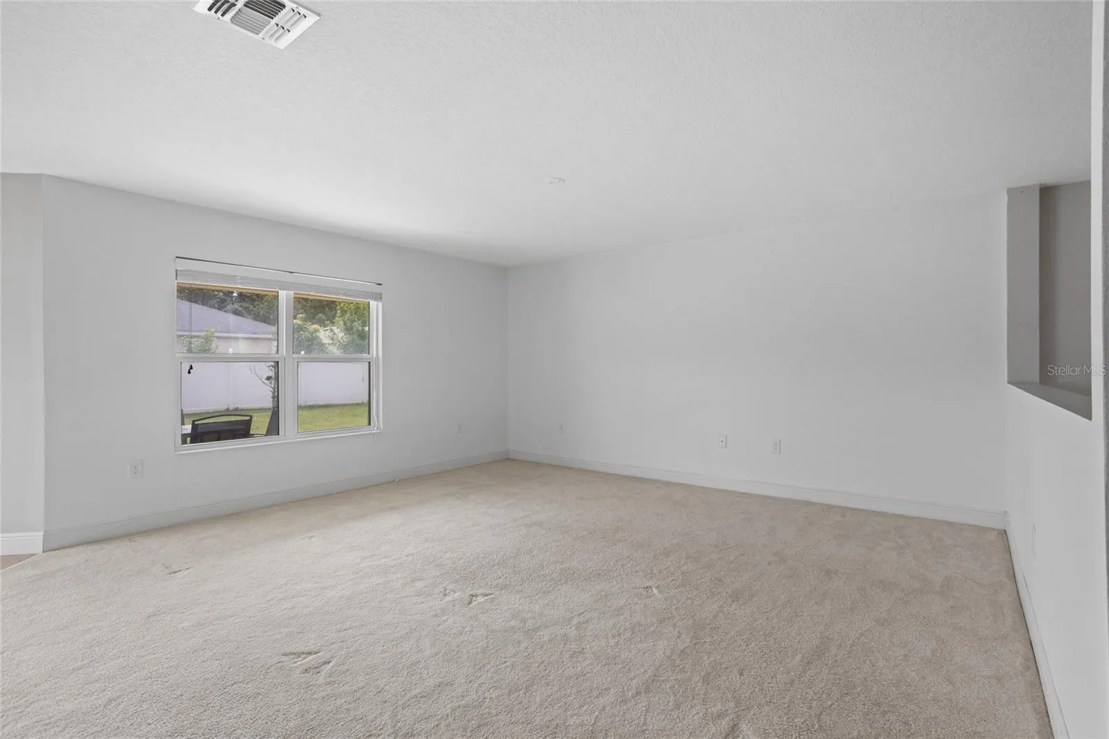 1516 ANGLER AVE