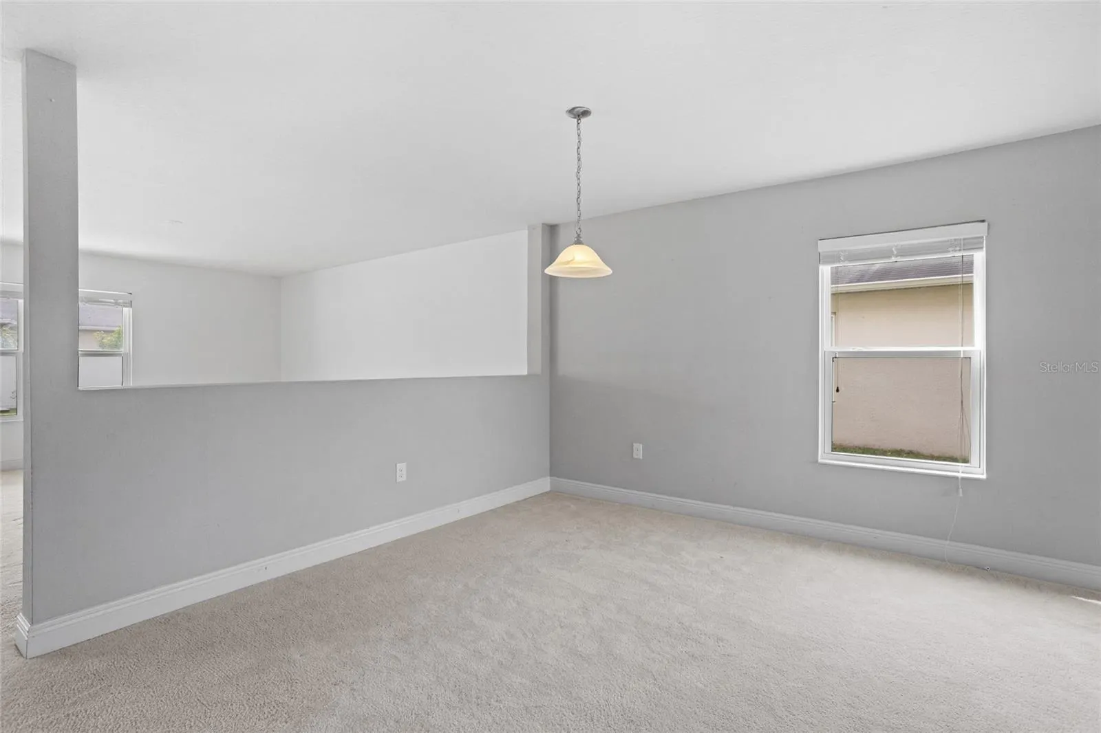 1516 ANGLER AVE