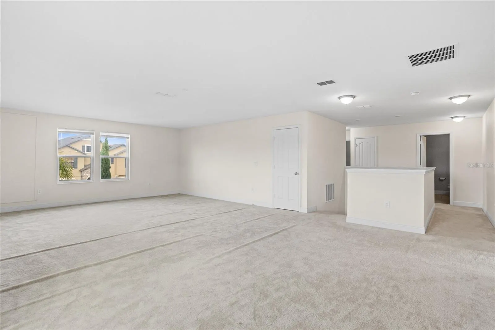1516 ANGLER AVE