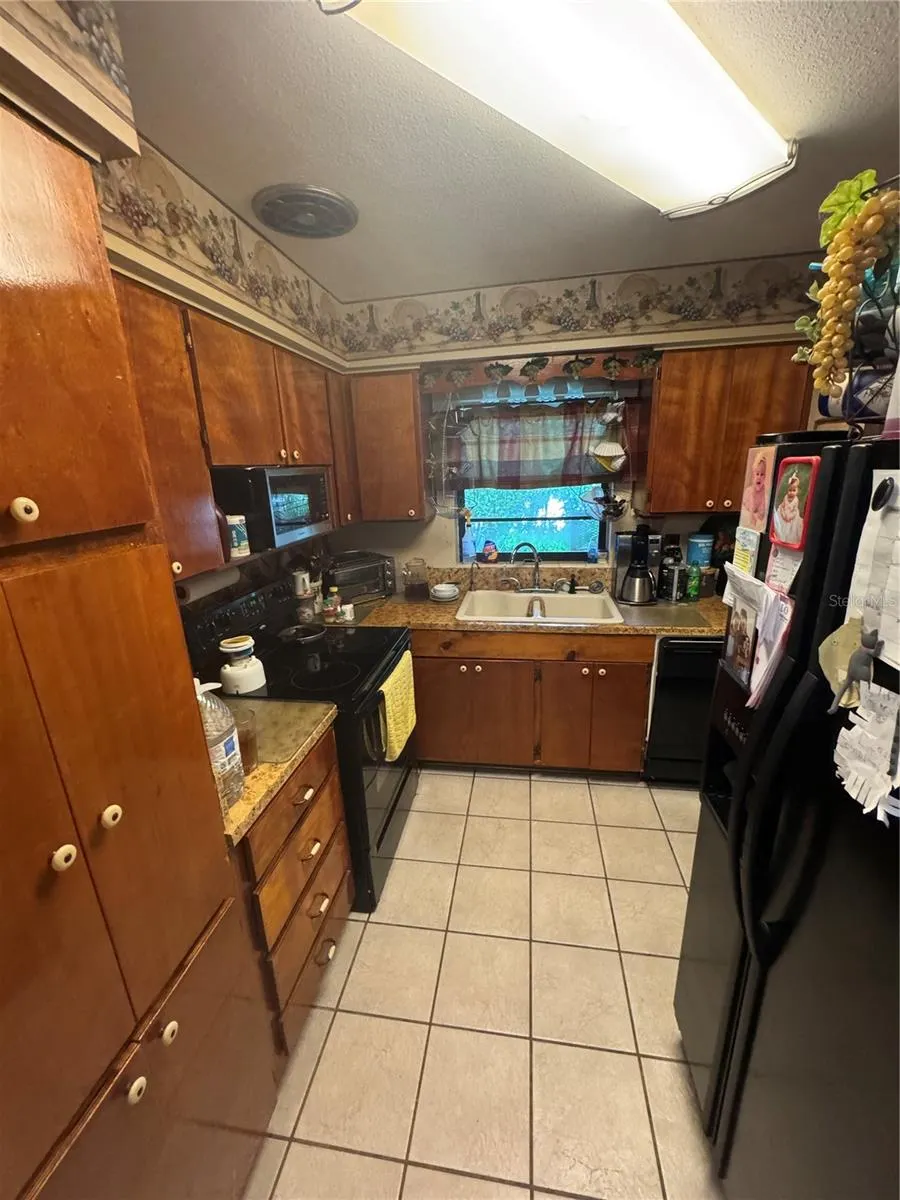 3809 NEEDLES DR