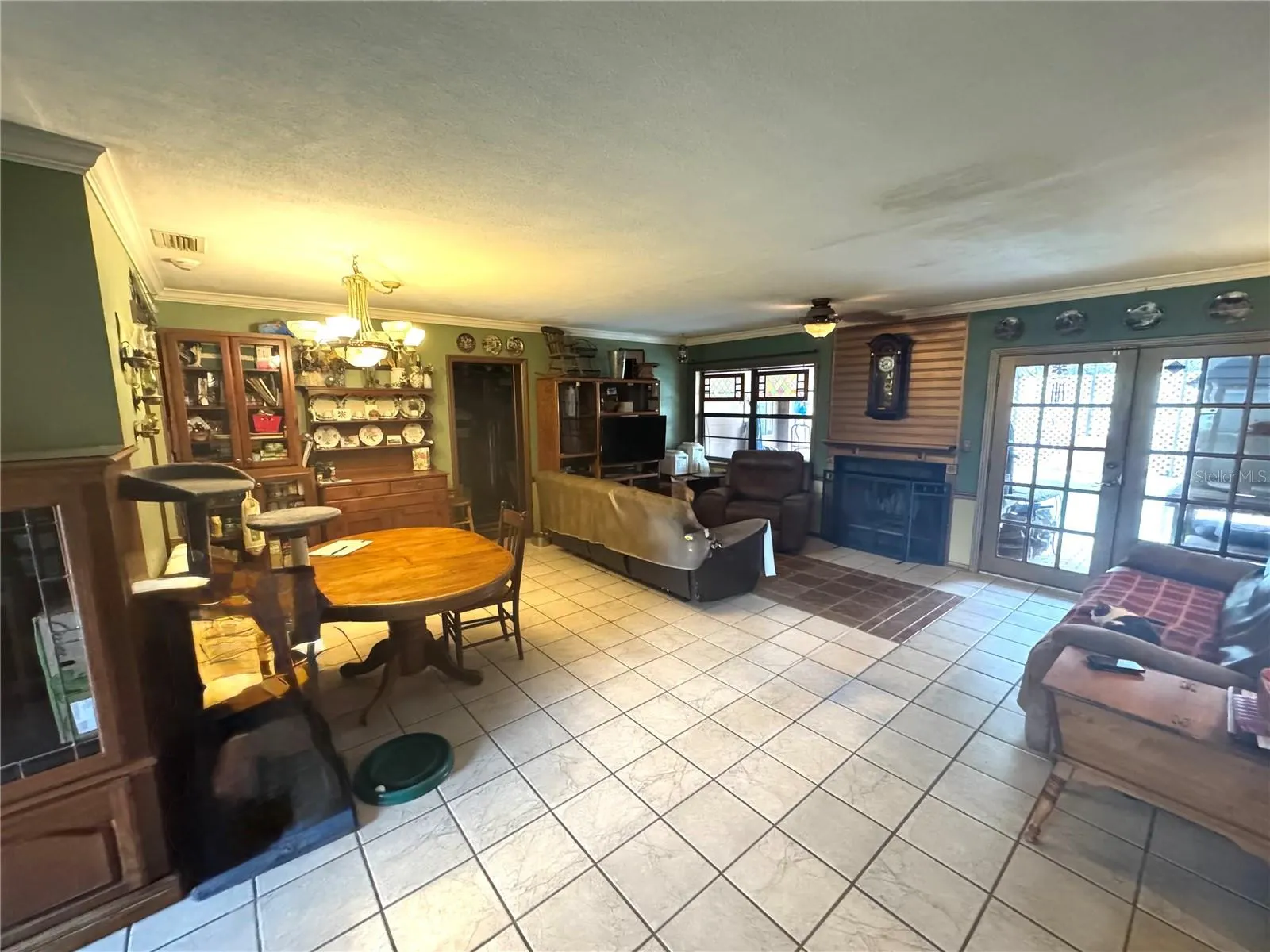 3809 NEEDLES DR
