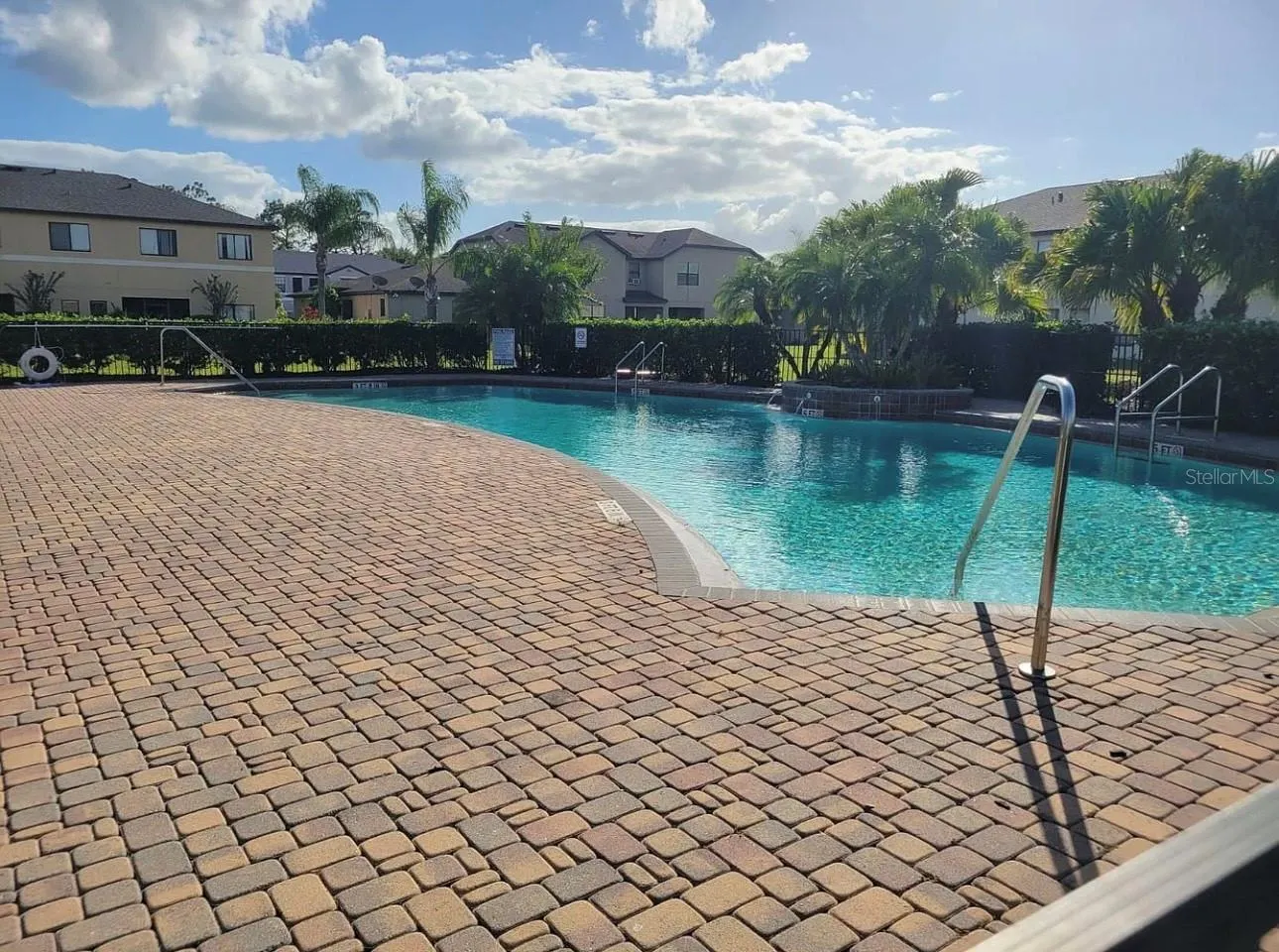 2486 SEVEN OAKS DR