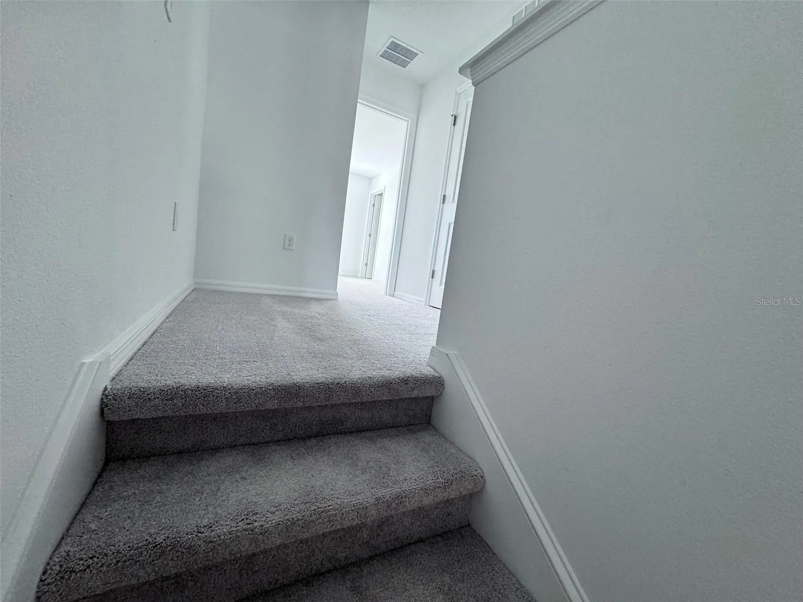 2032 VIEWFINDER ST