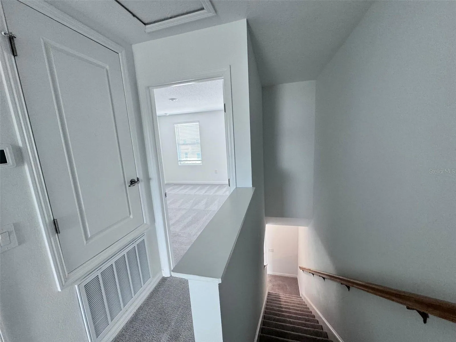 2032 VIEWFINDER ST