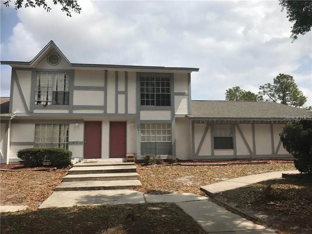 1715 BENTLEY BLVD
