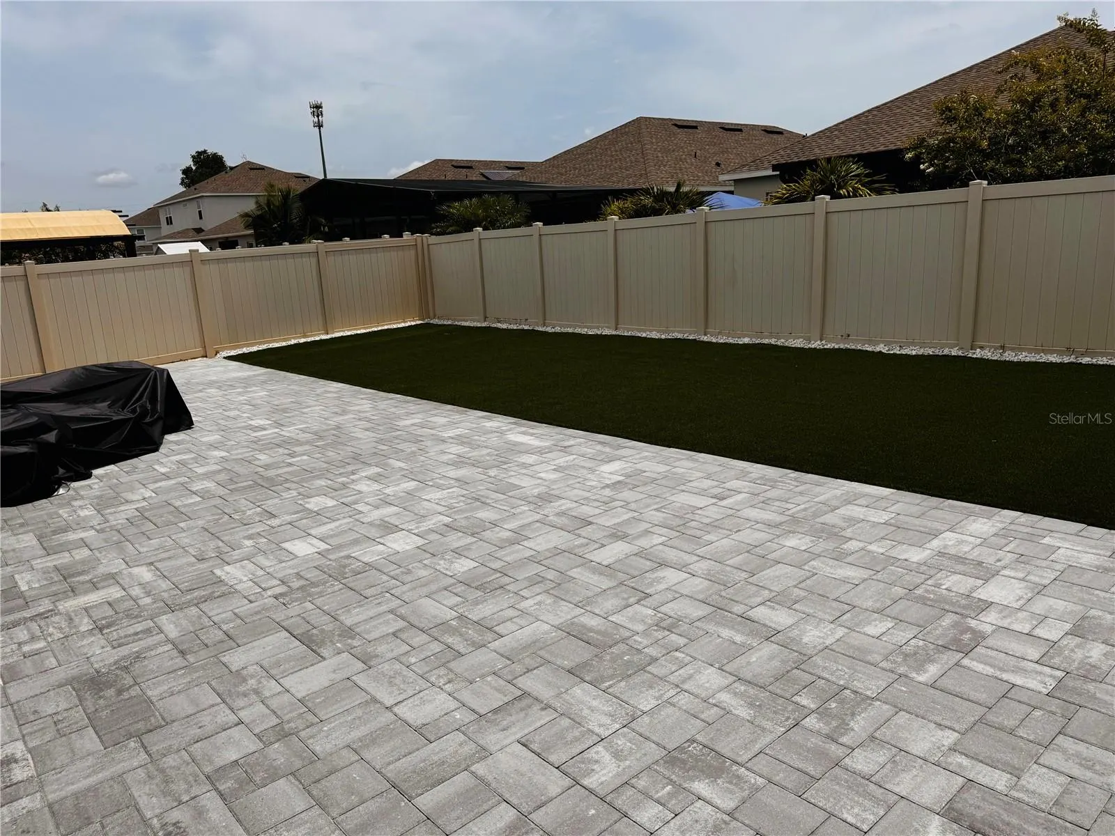 2071 SOLA VISTA AVE