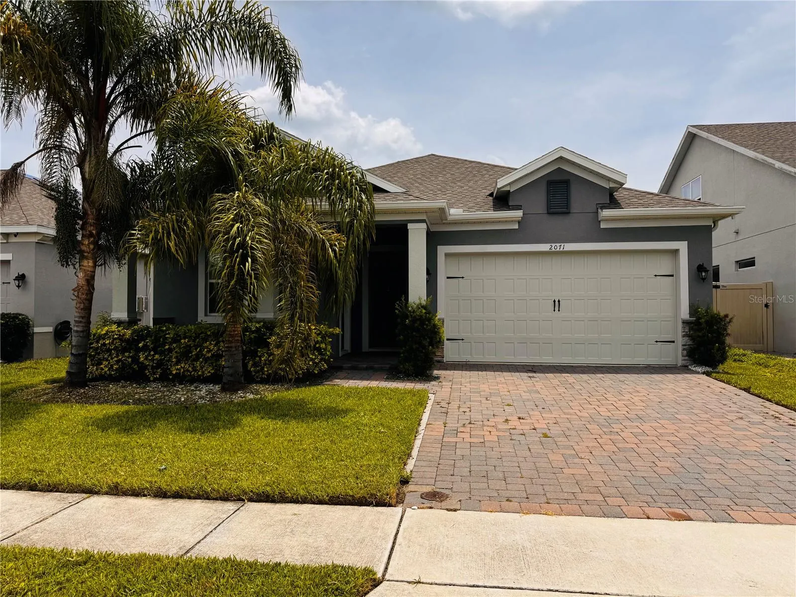 2071 SOLA VISTA AVE