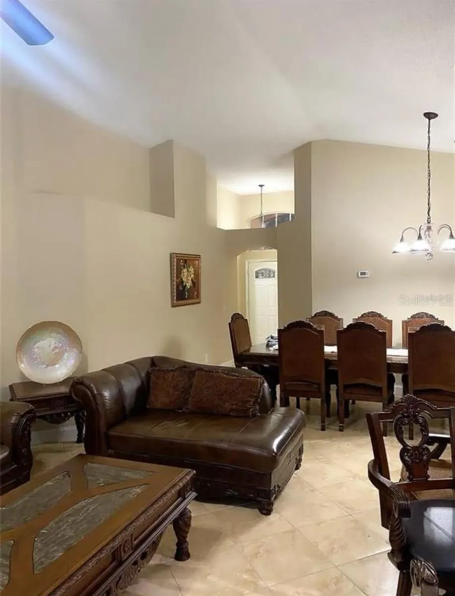 2182 MALLARD CREEK CIR