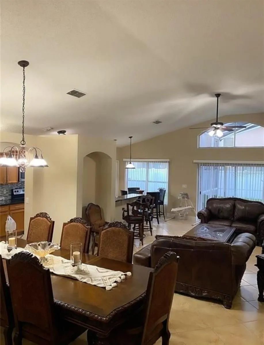 2182 MALLARD CREEK CIR