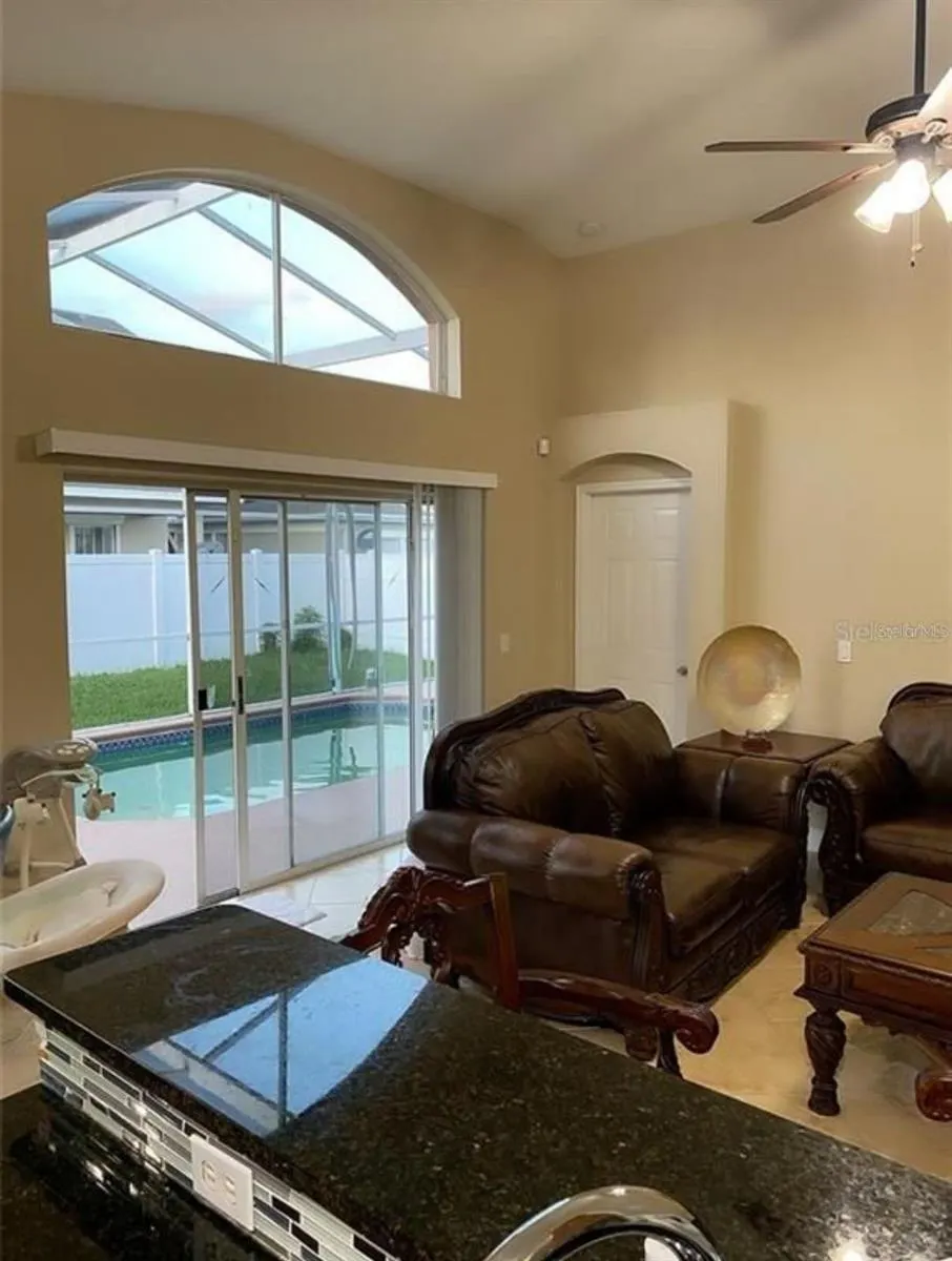 2182 MALLARD CREEK CIR