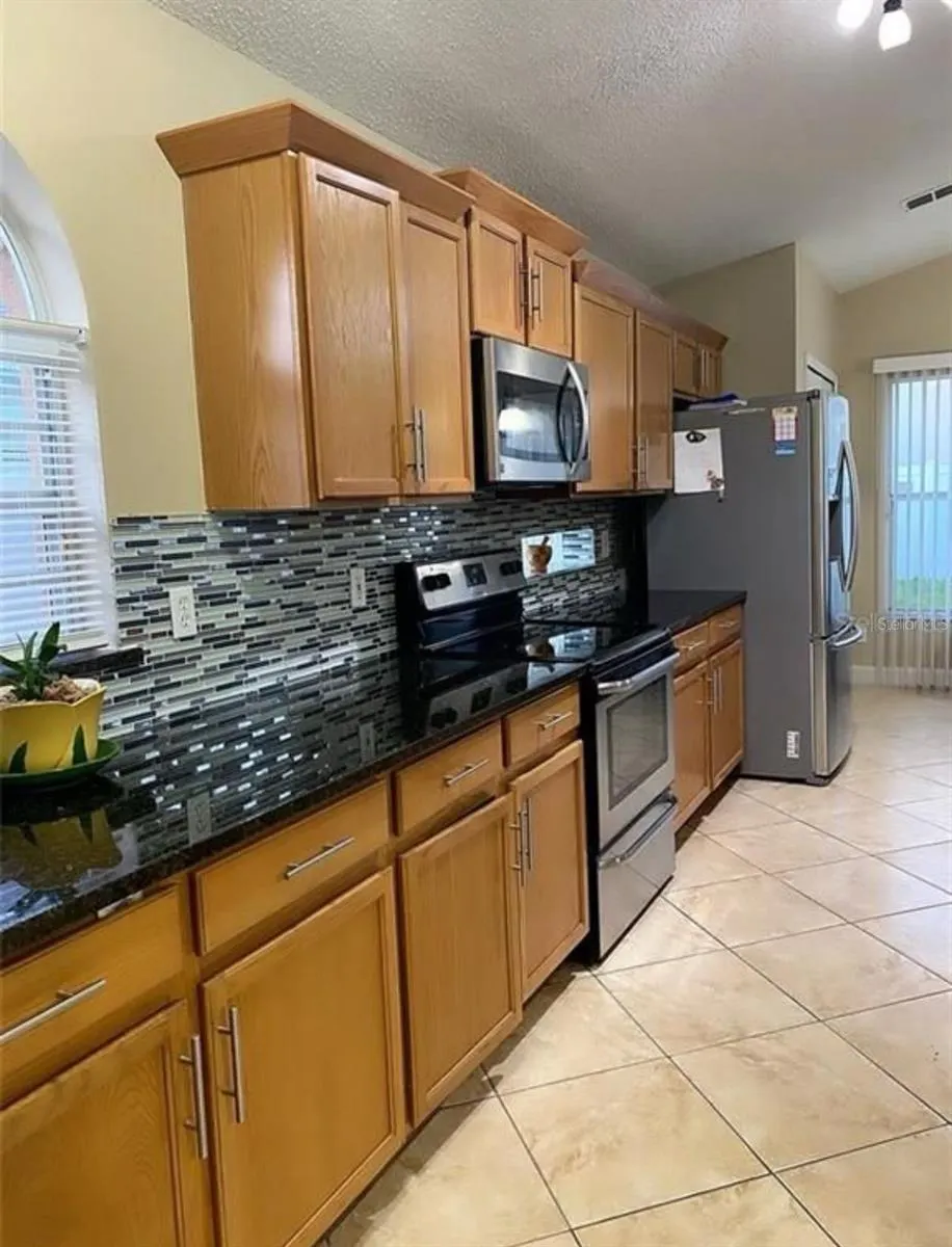 2182 MALLARD CREEK CIR