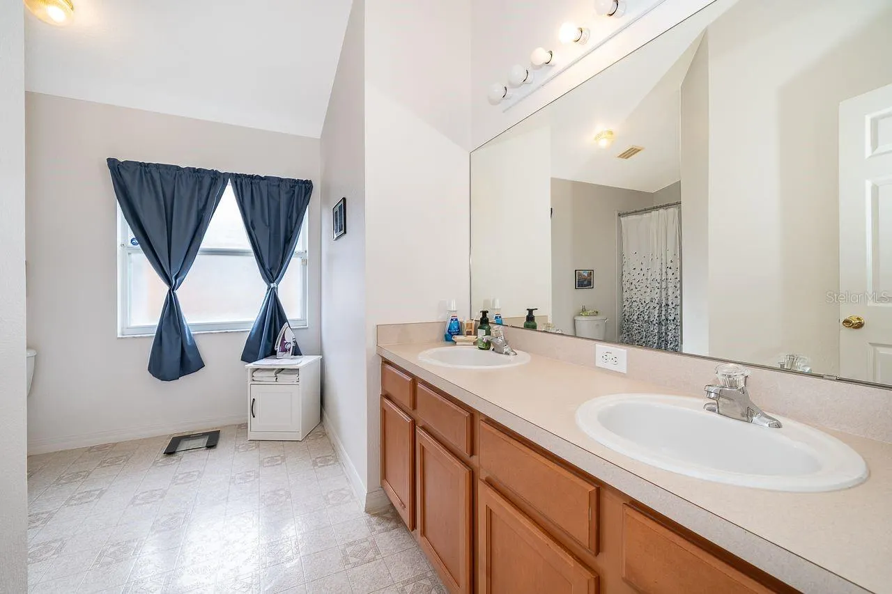 445 HALSTEAD DR