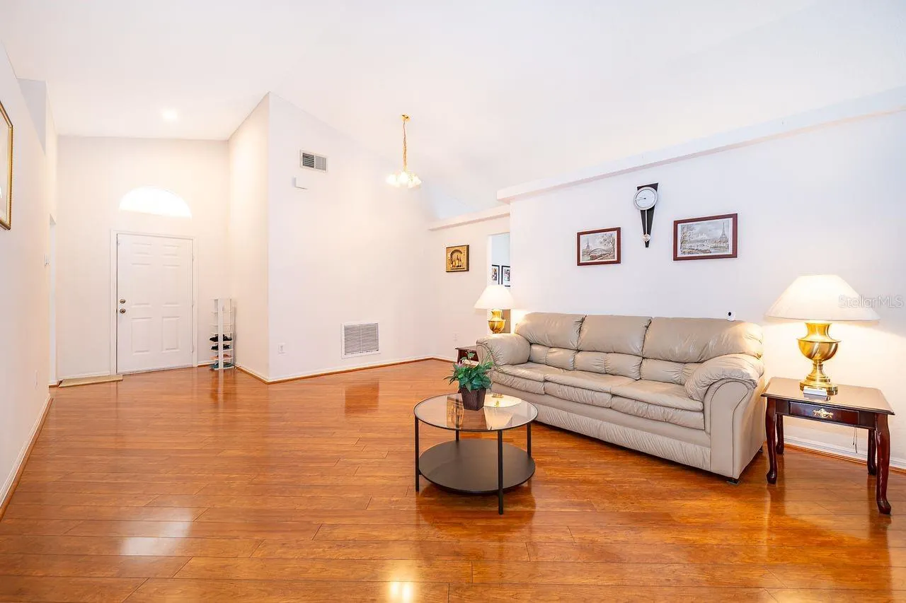 445 HALSTEAD DR