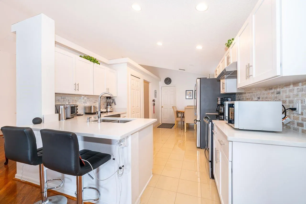 445 HALSTEAD DR
