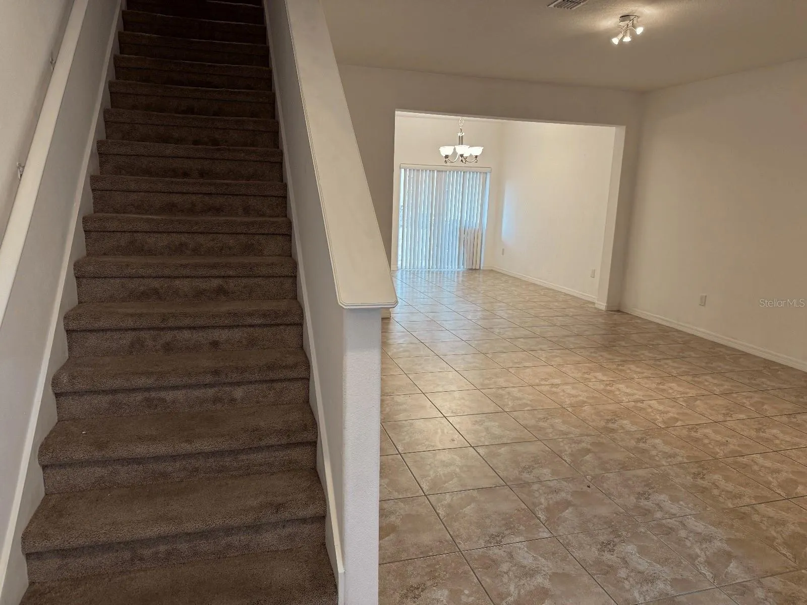 2853 ADELAIDE CT