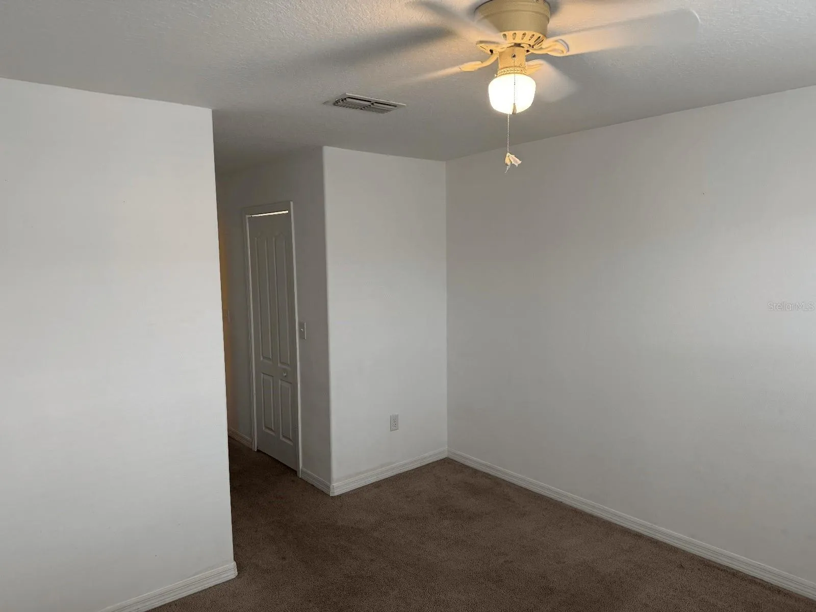 2853 ADELAIDE CT