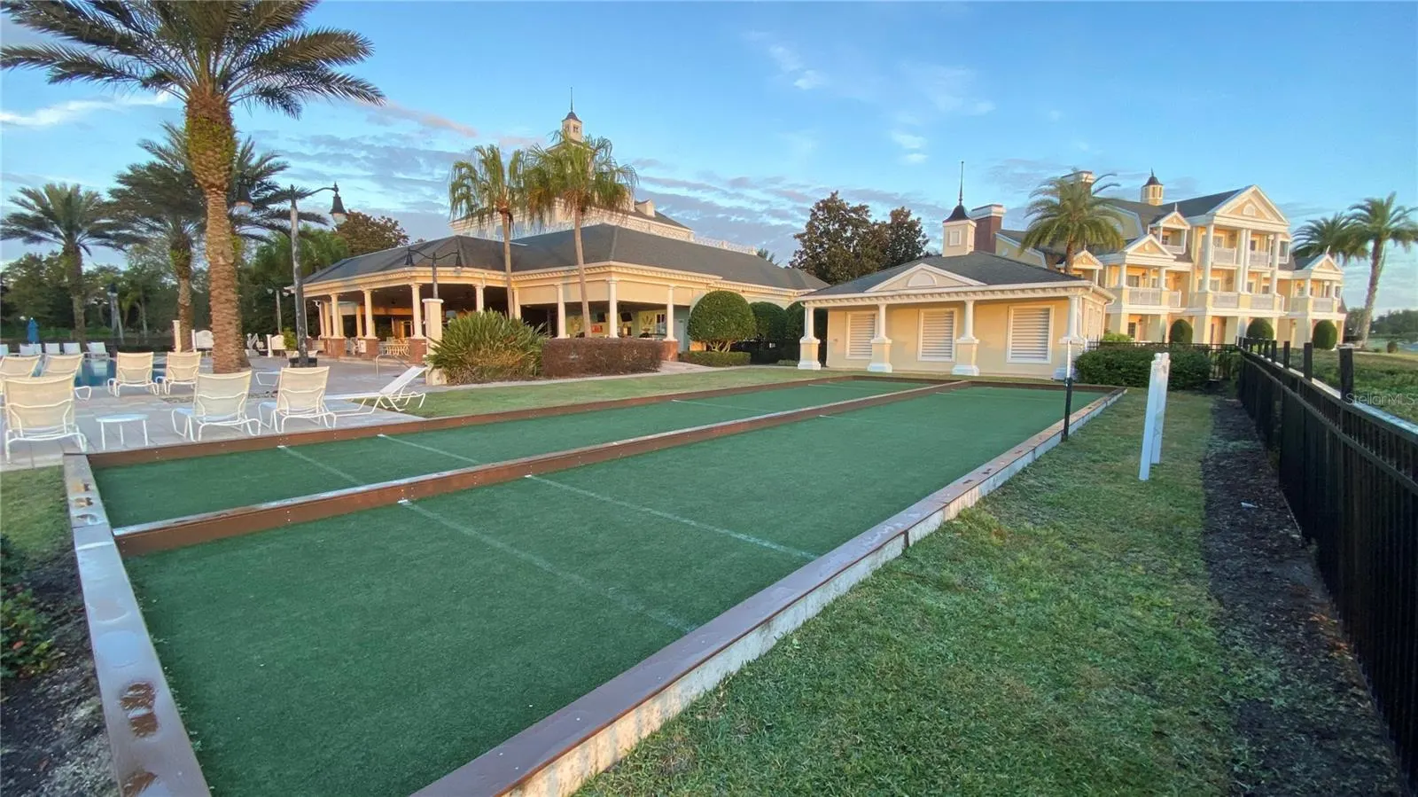 1221 GRAND TRAVERSE PKWY