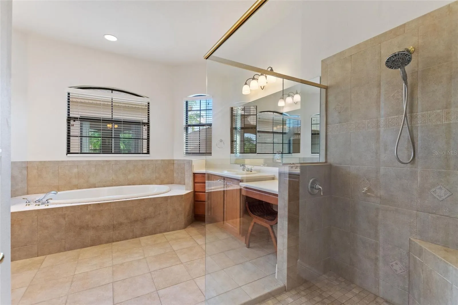 105 LEMON GROVE DR