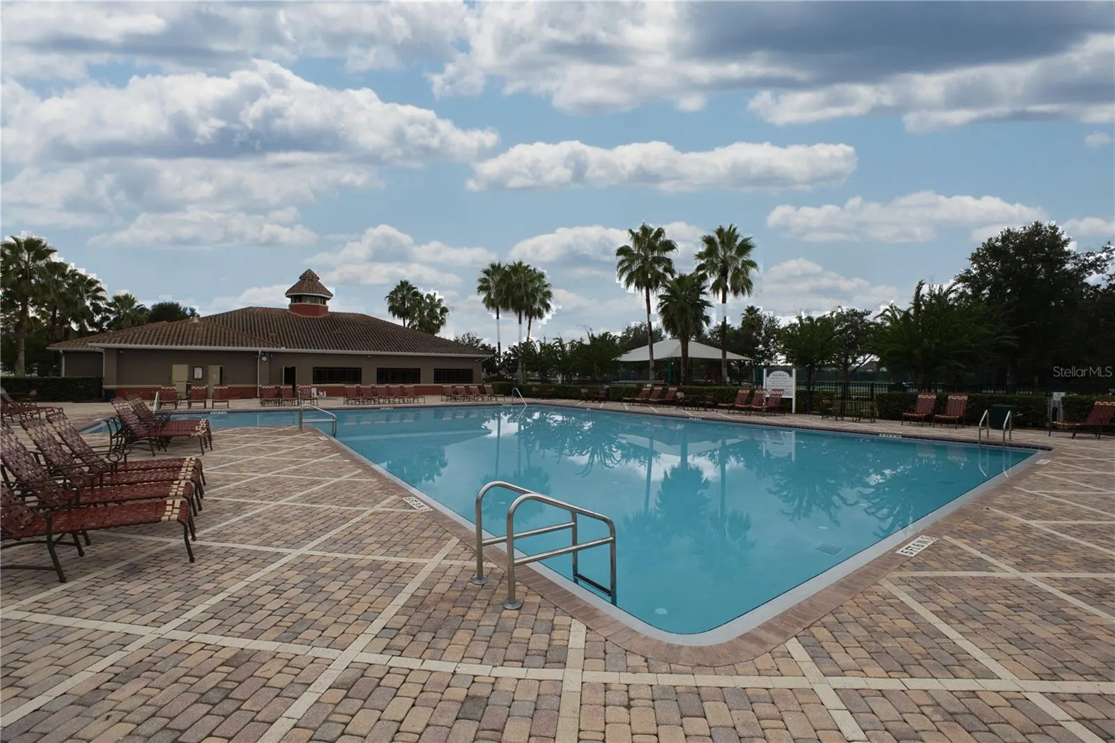 3126 RODRICK CIR