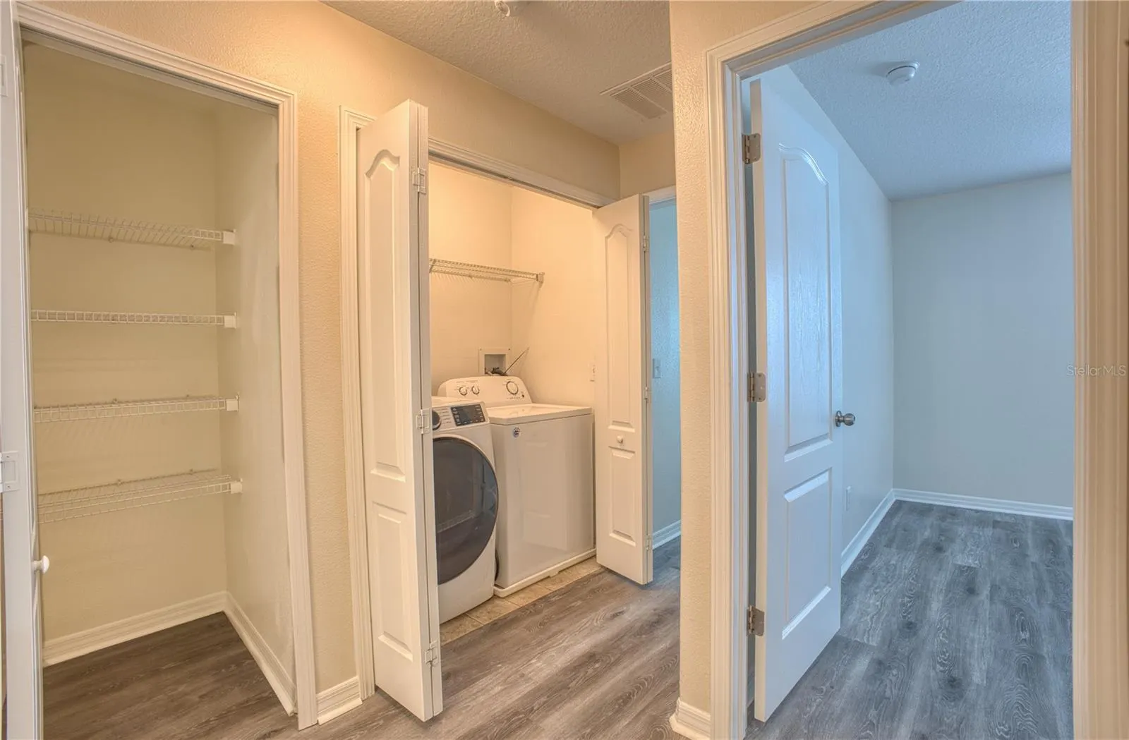 3126 RODRICK CIR