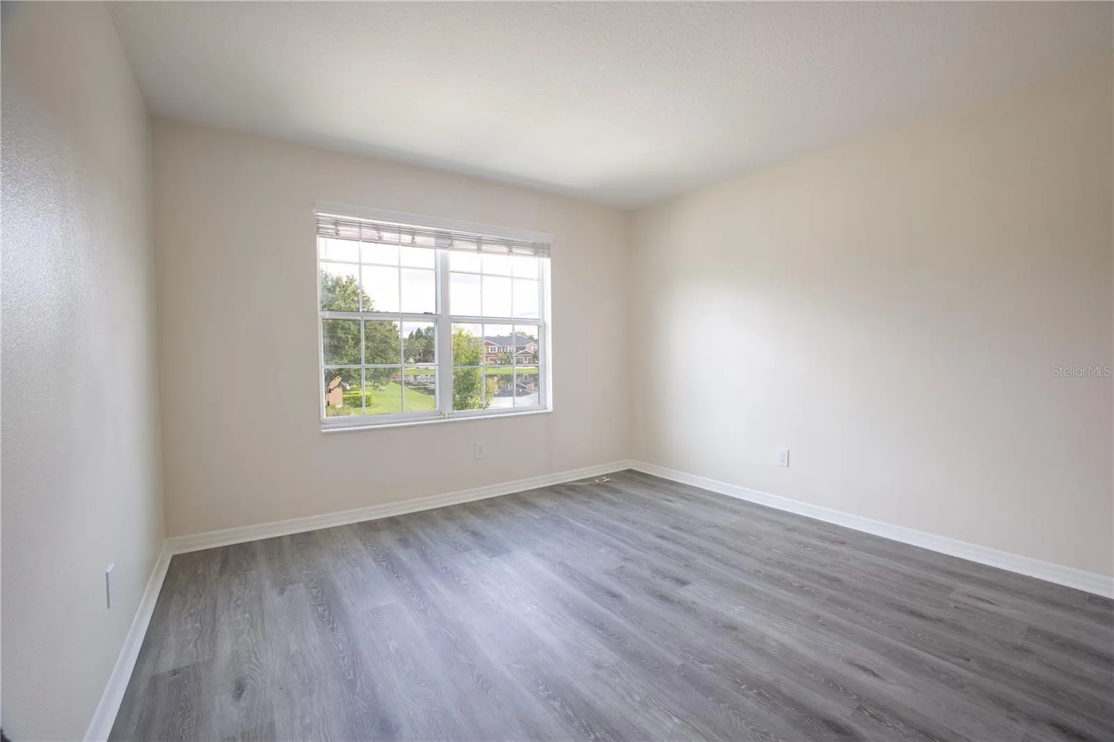 3126 RODRICK CIR