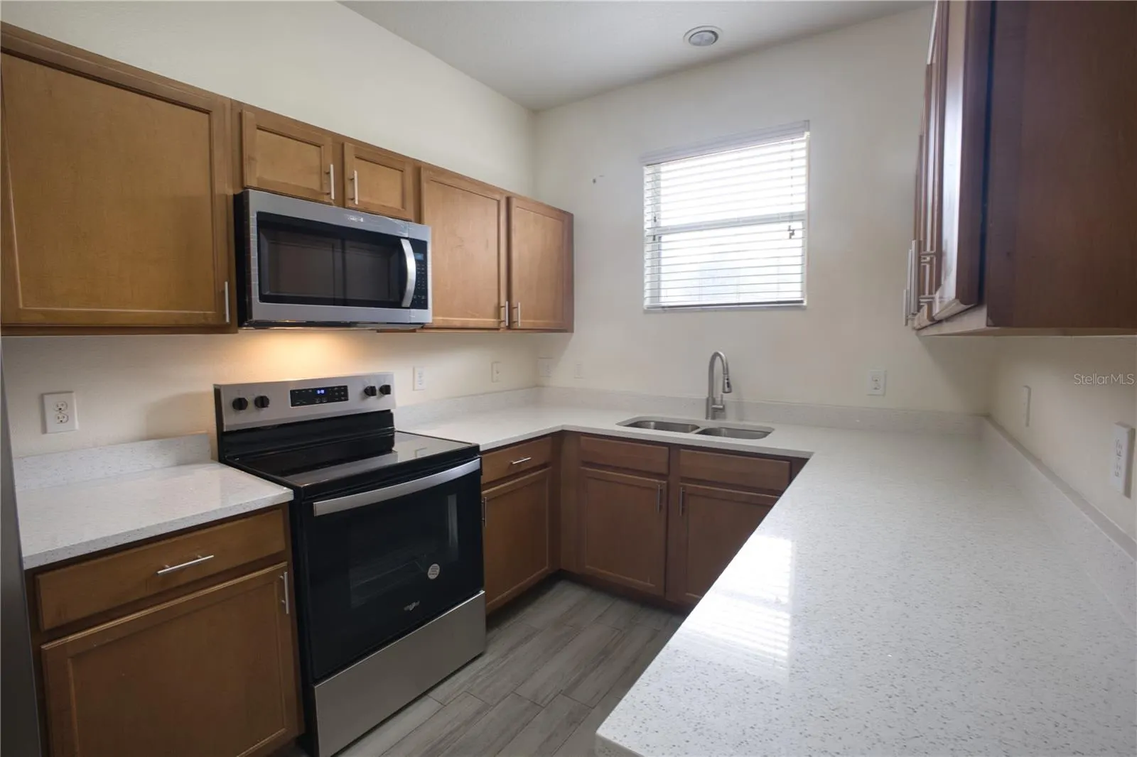 3126 RODRICK CIR