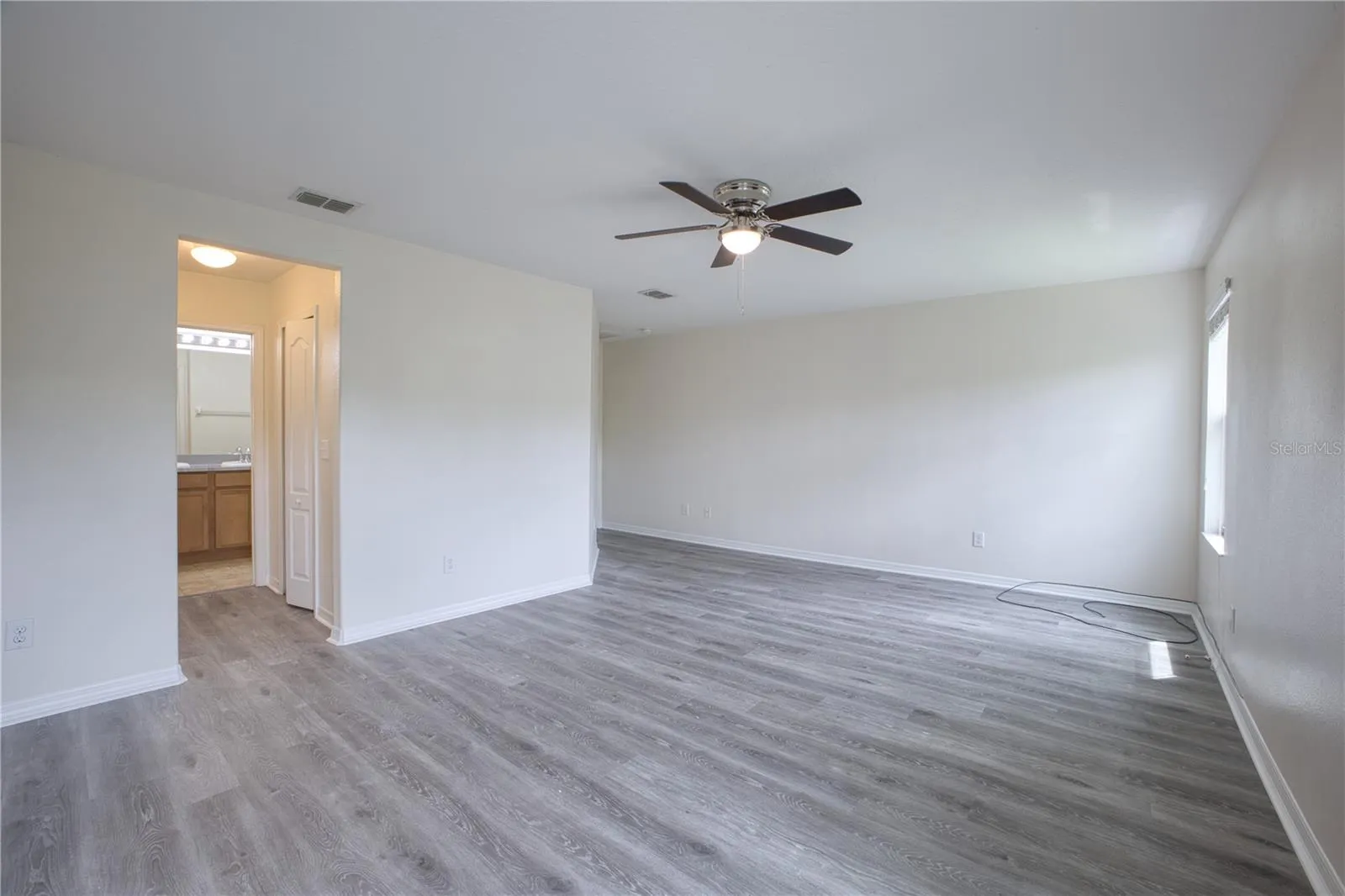 3126 RODRICK CIR