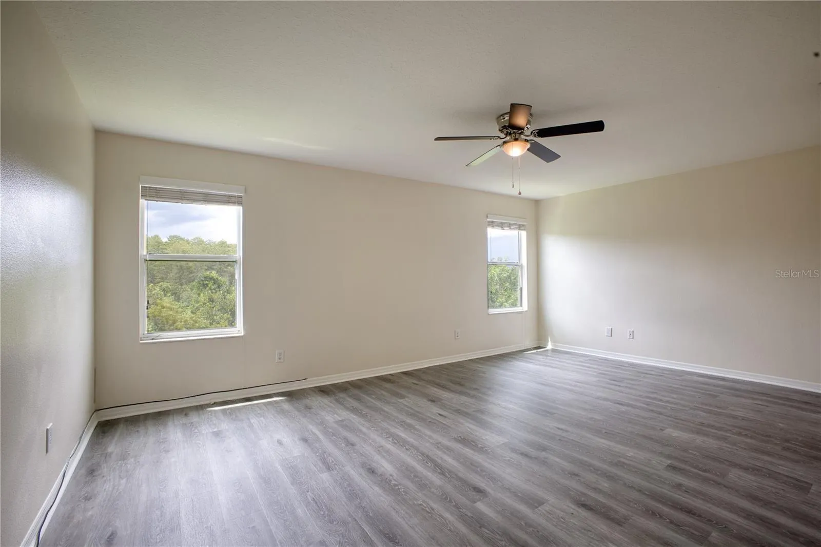 3126 RODRICK CIR