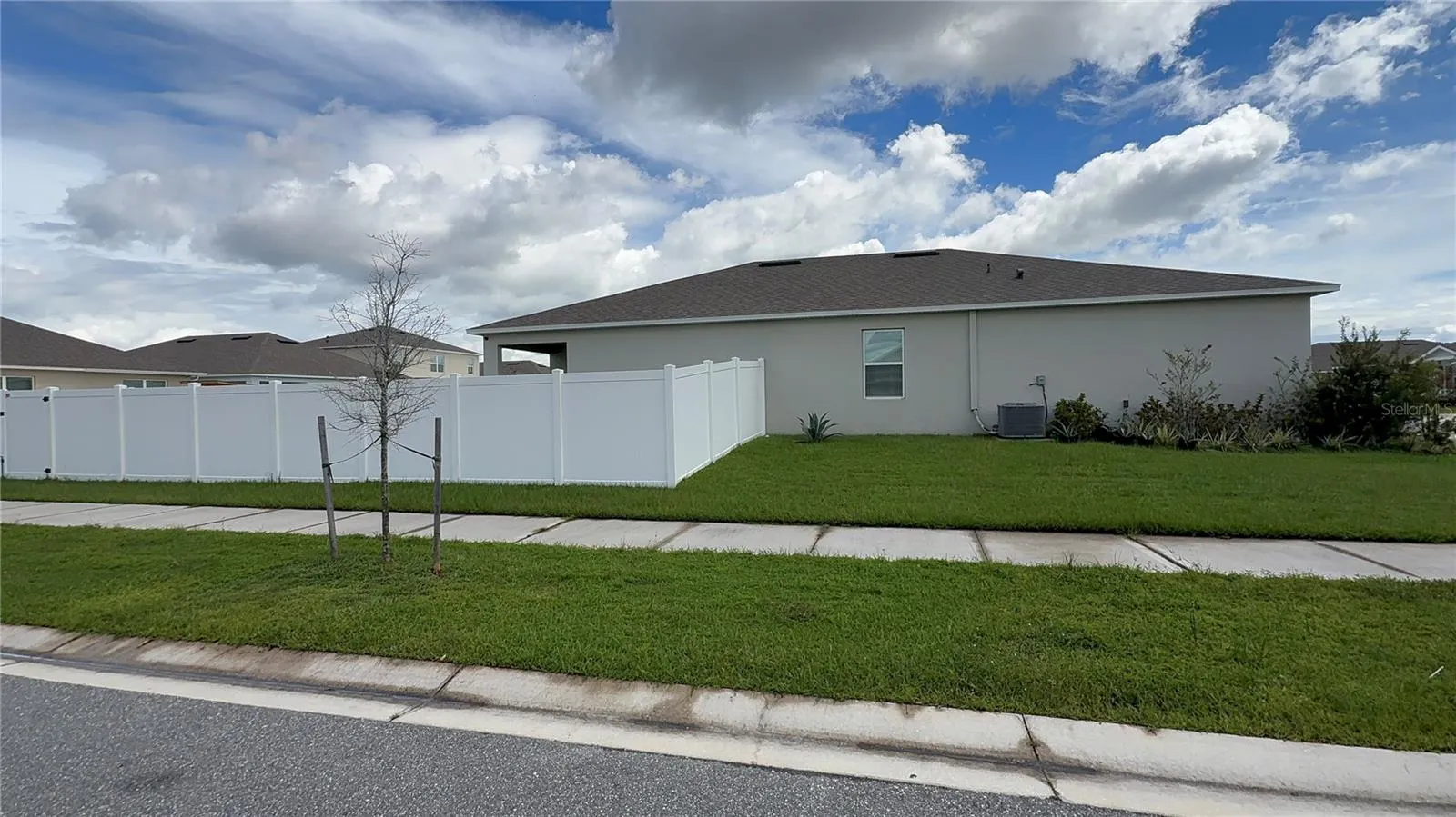 1601 OAK RESERVE DR