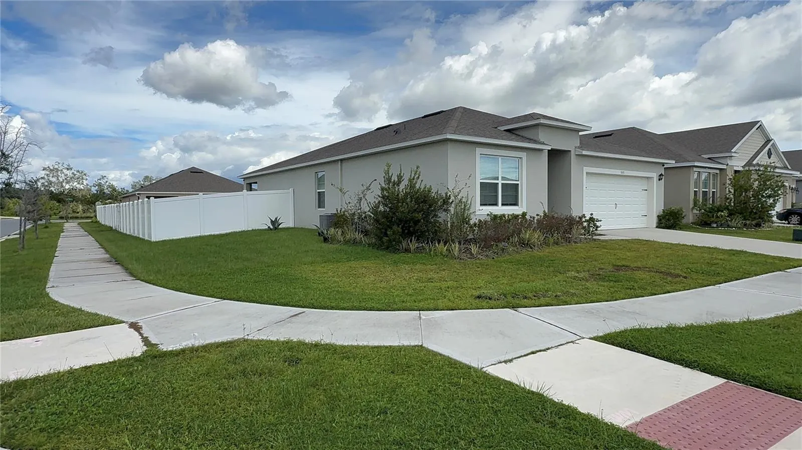 1601 OAK RESERVE DR