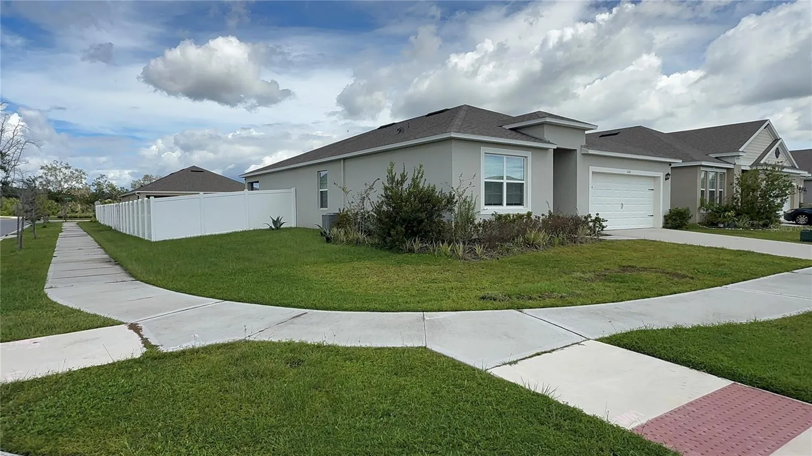 1601 OAK RESERVE DR